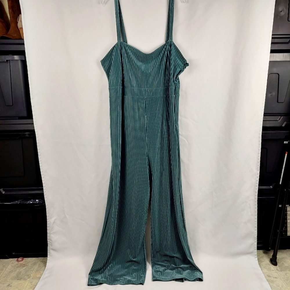 🔥3/$15 FOREVER 21 PLUS SIZE VELVET STRIPED ROMPER SIZE 3X
